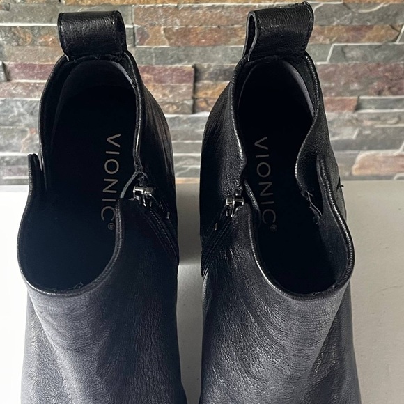 Vionic Leather Ankle Boots Lyssa Black Sz 9.5 Chelsea Style Western Core Y2K - Picture 6 of 10